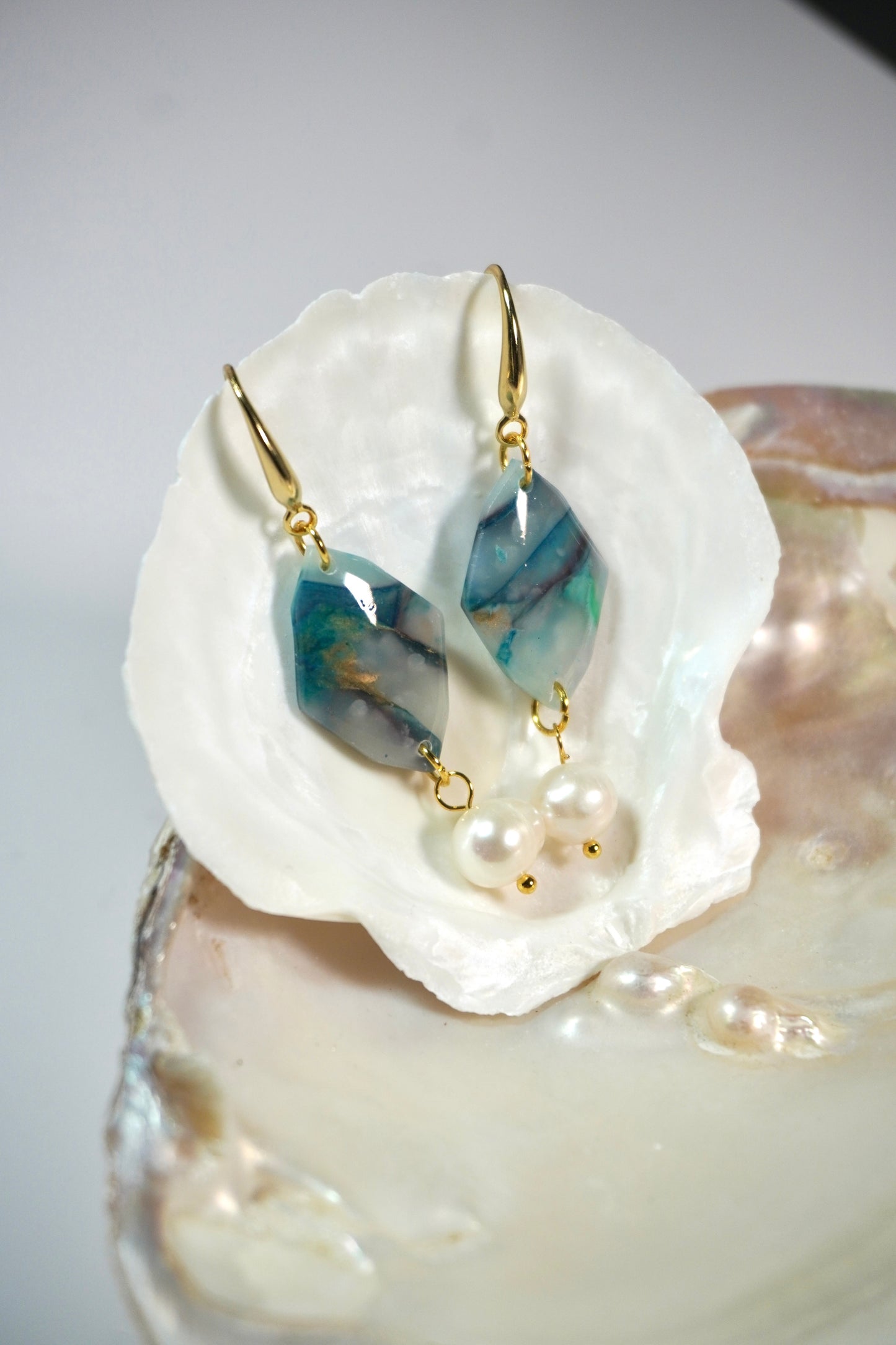Translucent Blue Stone with natural freshwater pearl