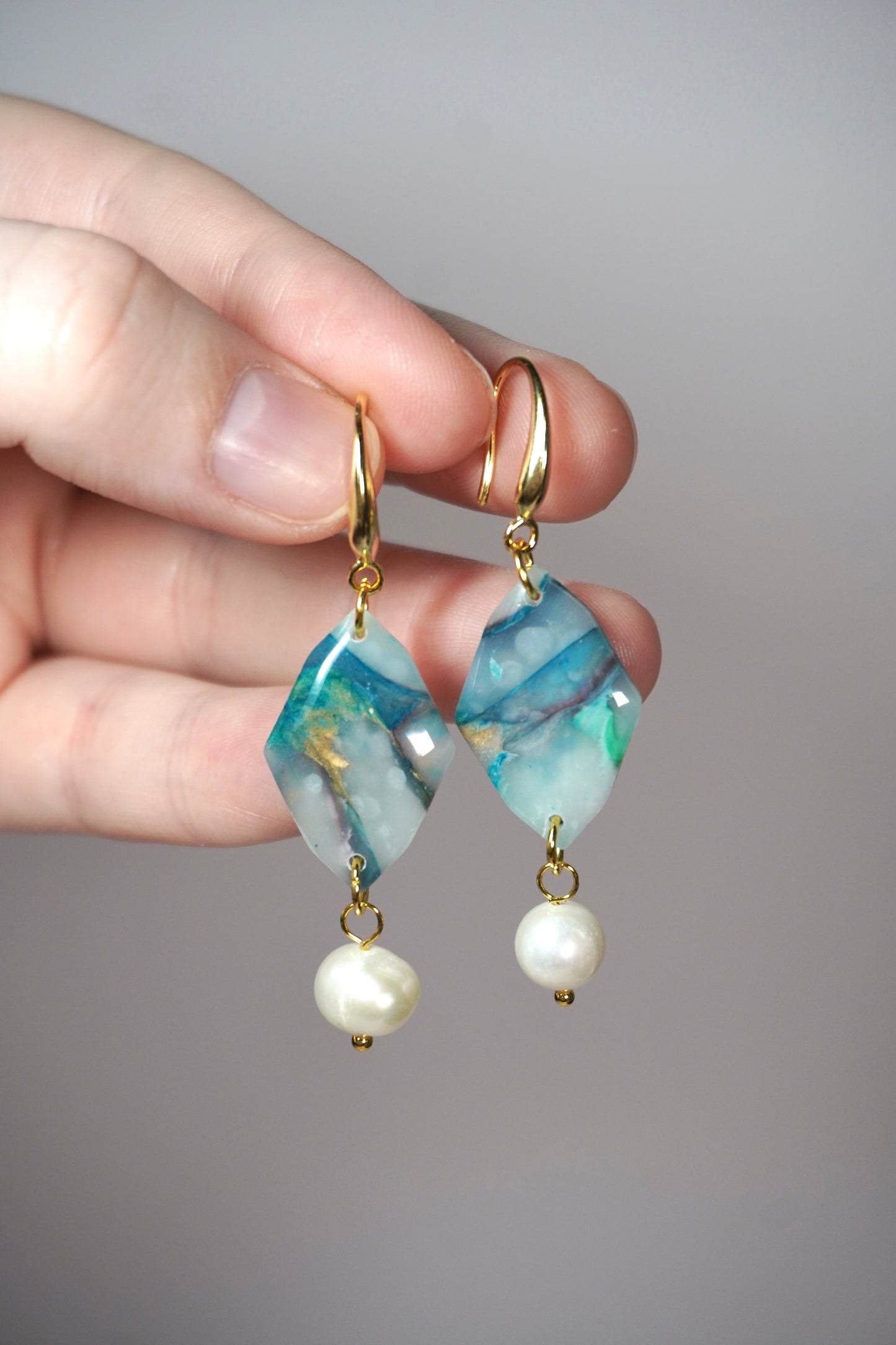 Translucent Blue Stone with natural freshwater pearl