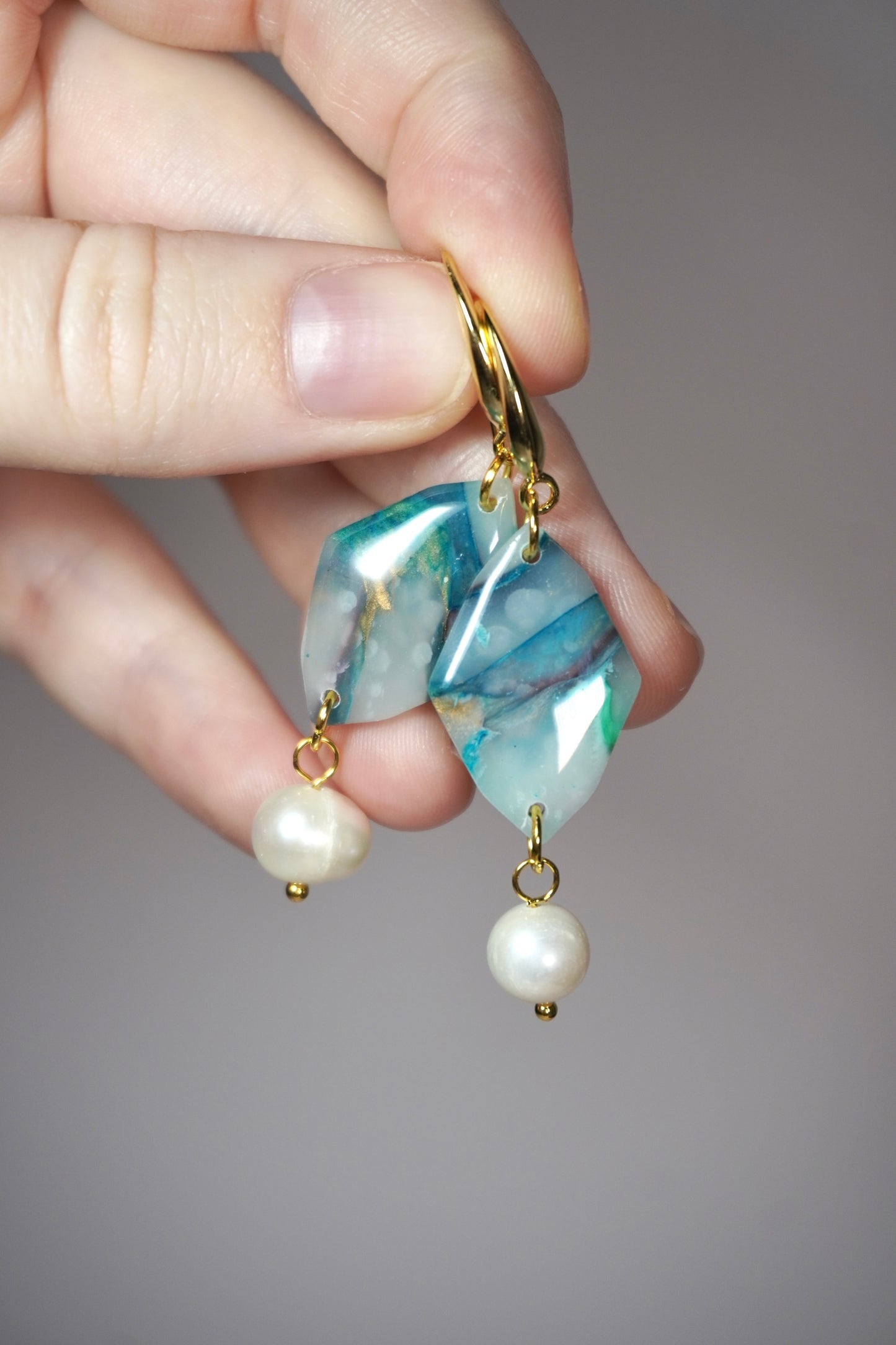 Translucent Blue Stone with natural freshwater pearl