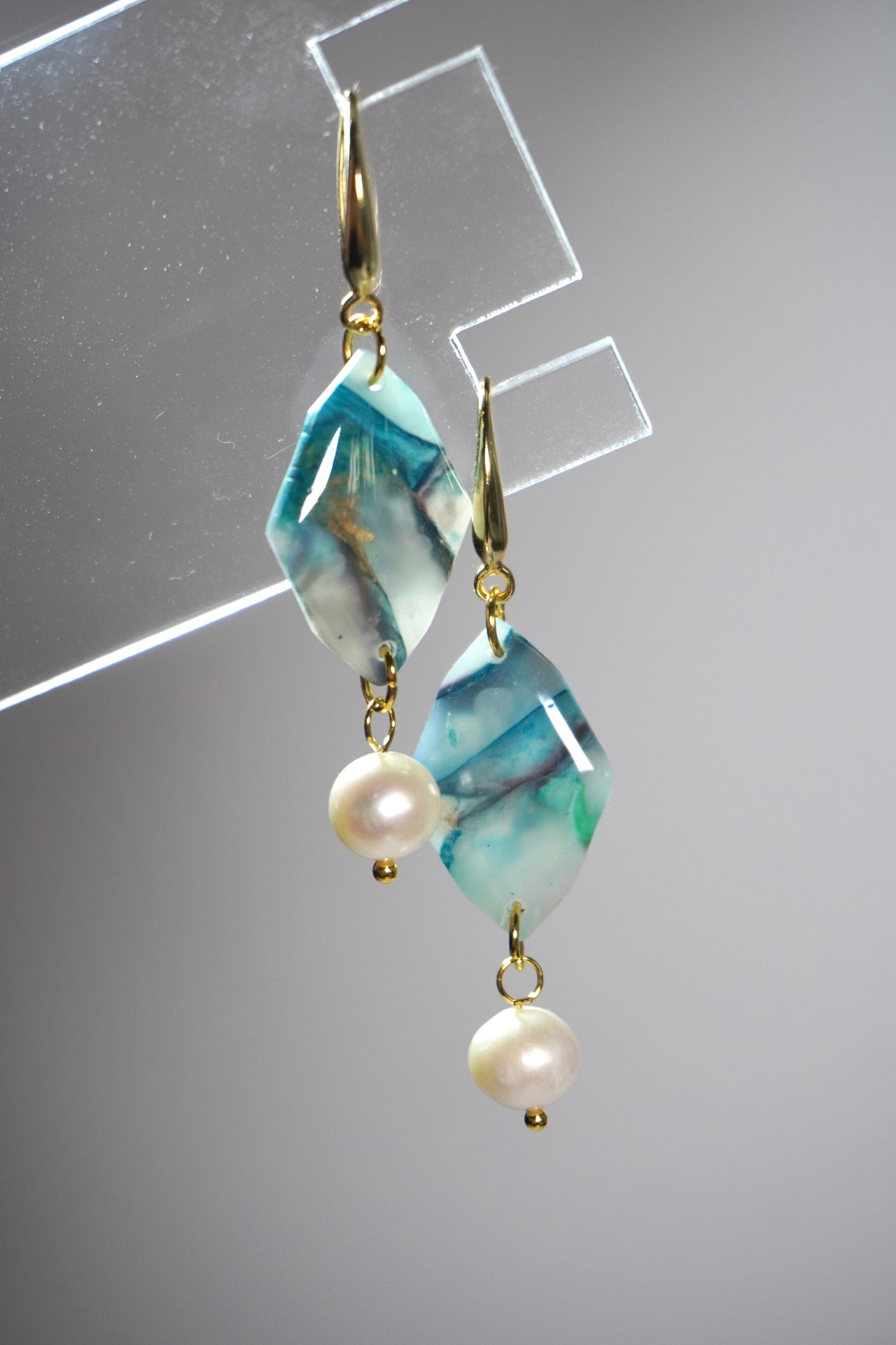 Translucent Blue Stone with natural freshwater pearl