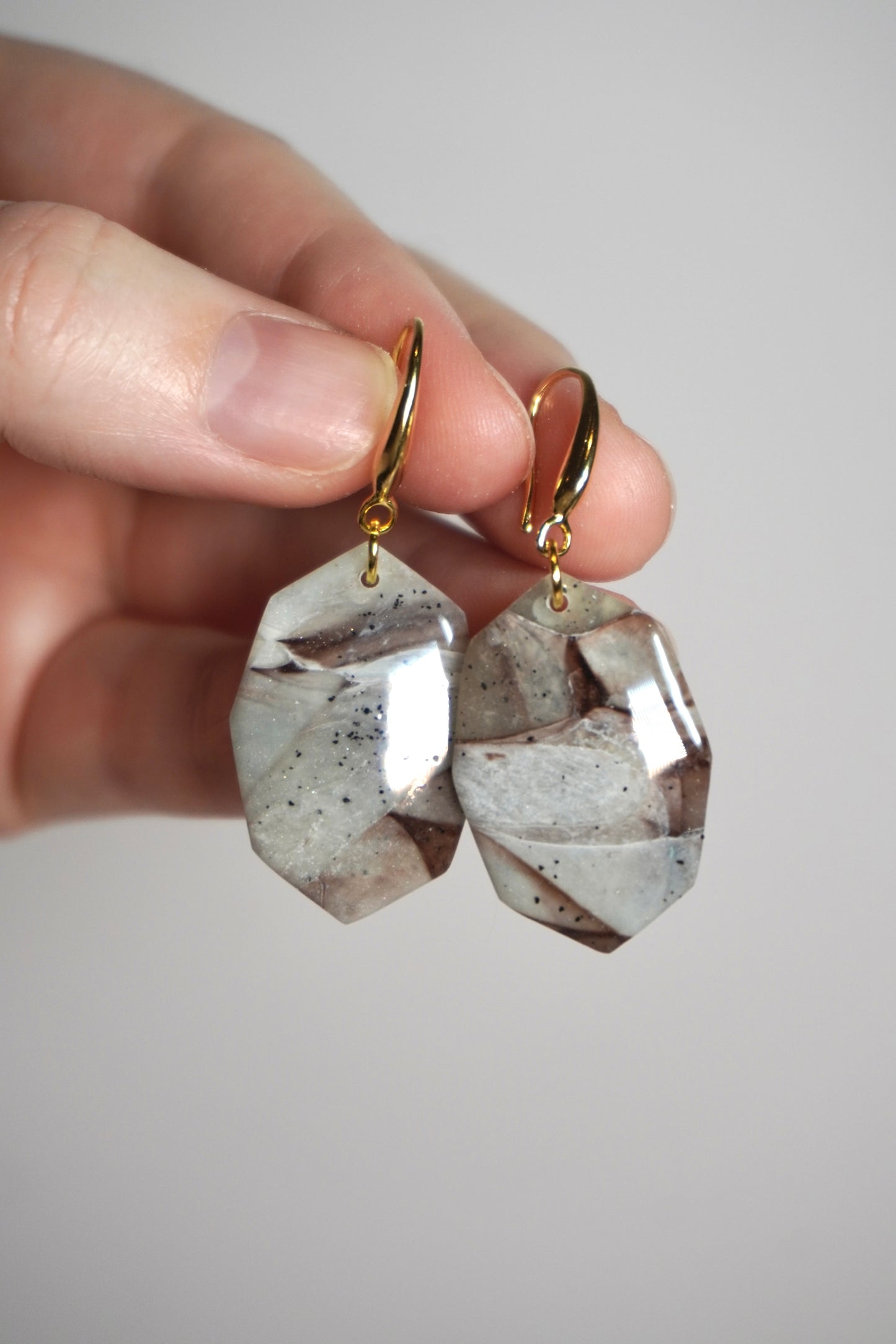 Grey Stone gemstone 2 (larger)