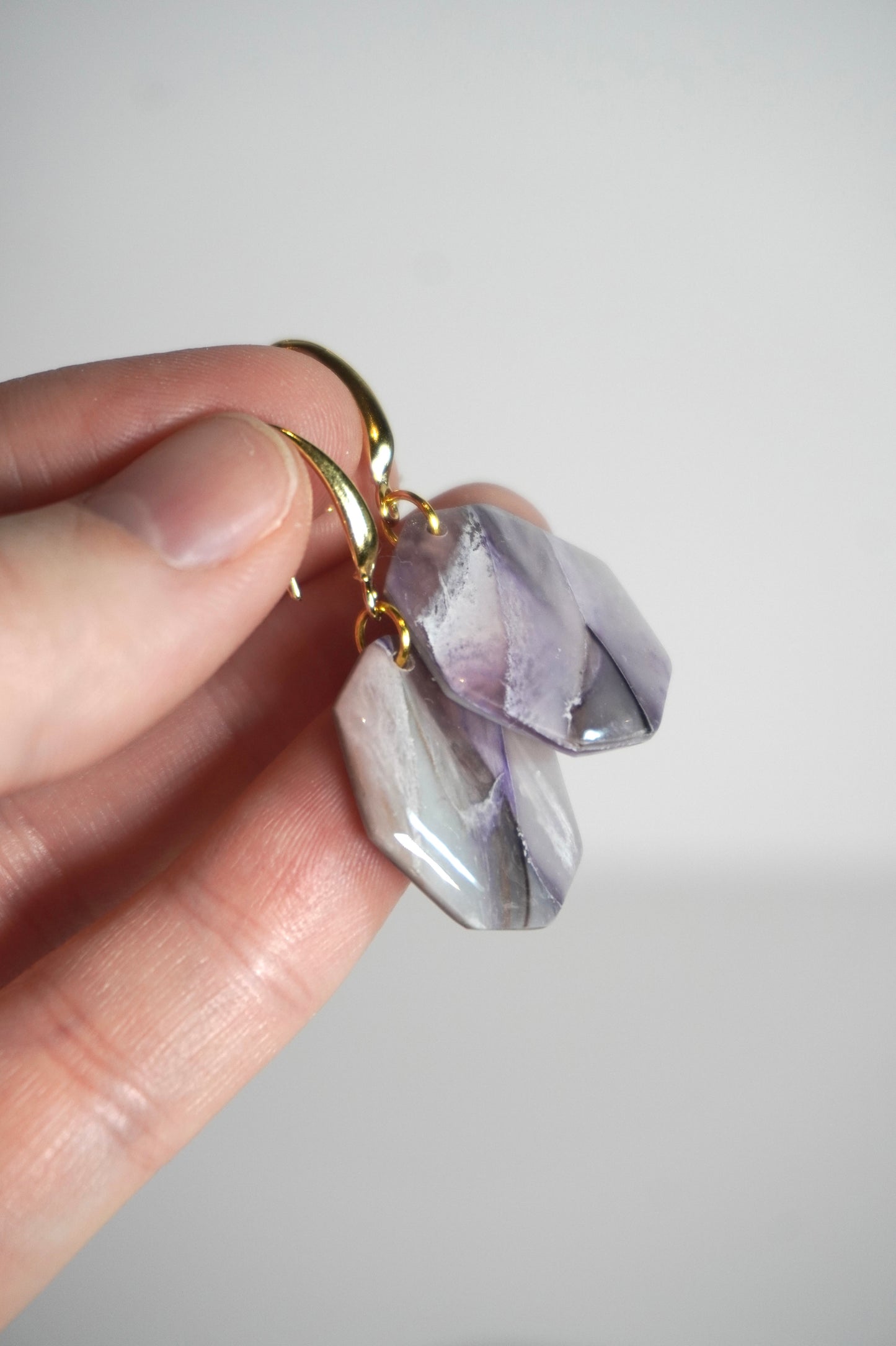 Purple Neutral Gemstone 1