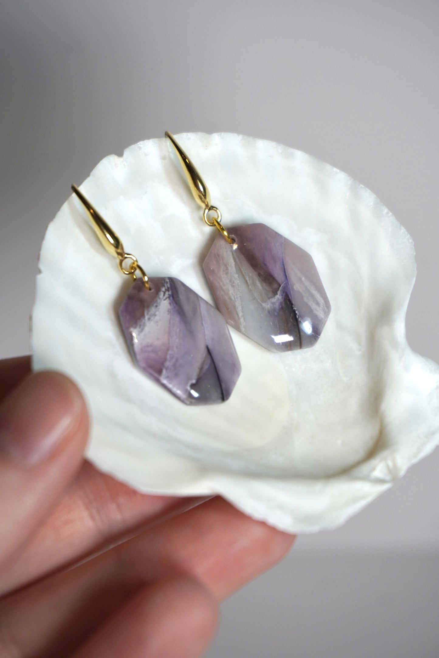 Purple Neutral Gemstone 1