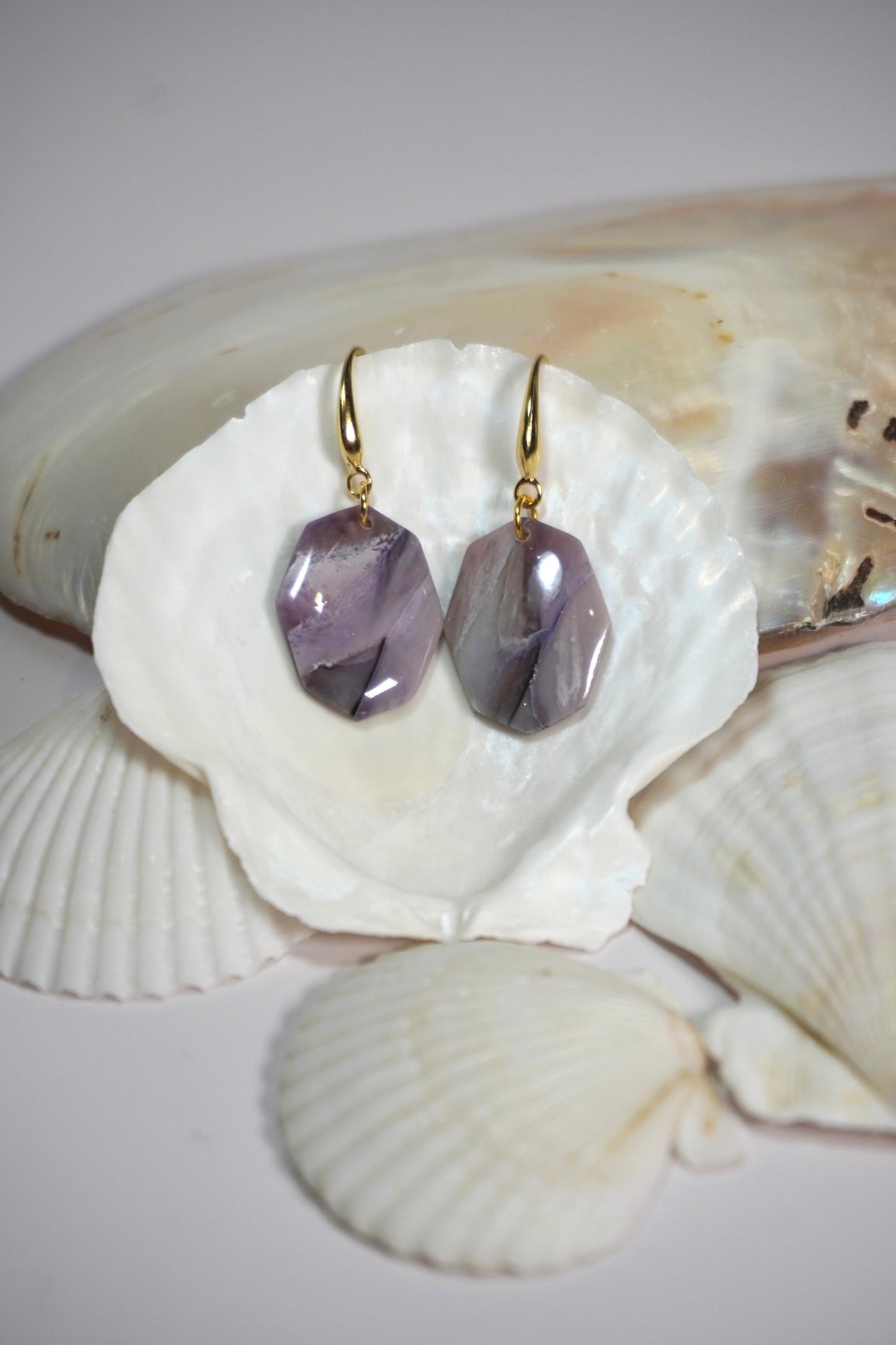 Purple Neutral Gemstone 1
