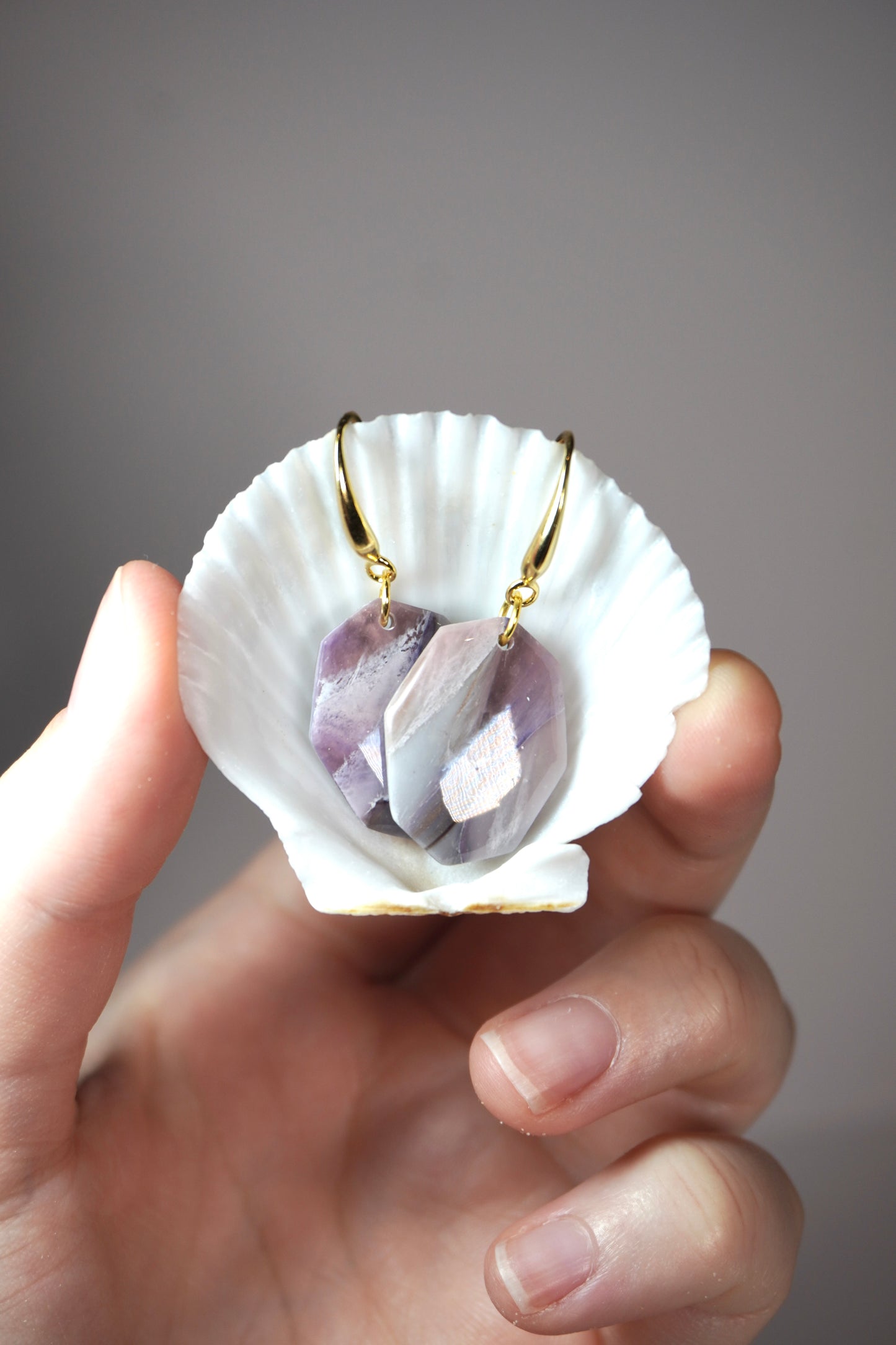 Purple Neutral Gemstone 1