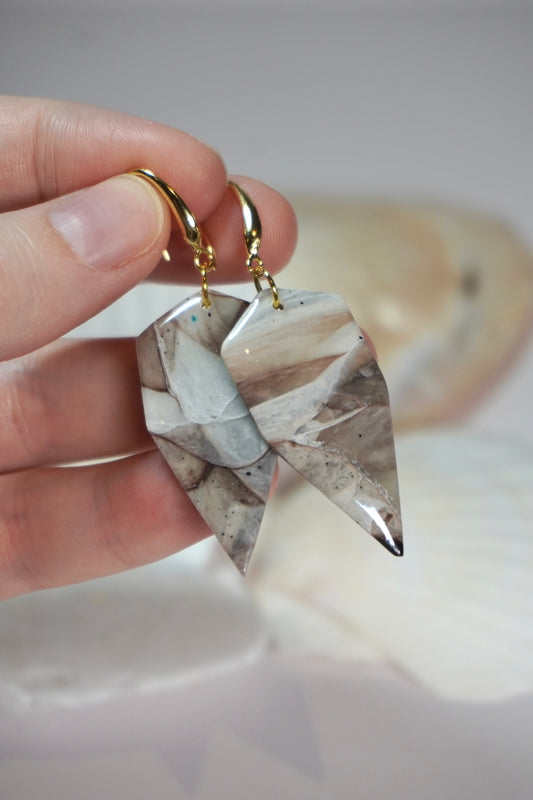 Grey Stone Dagger 3 (larger)