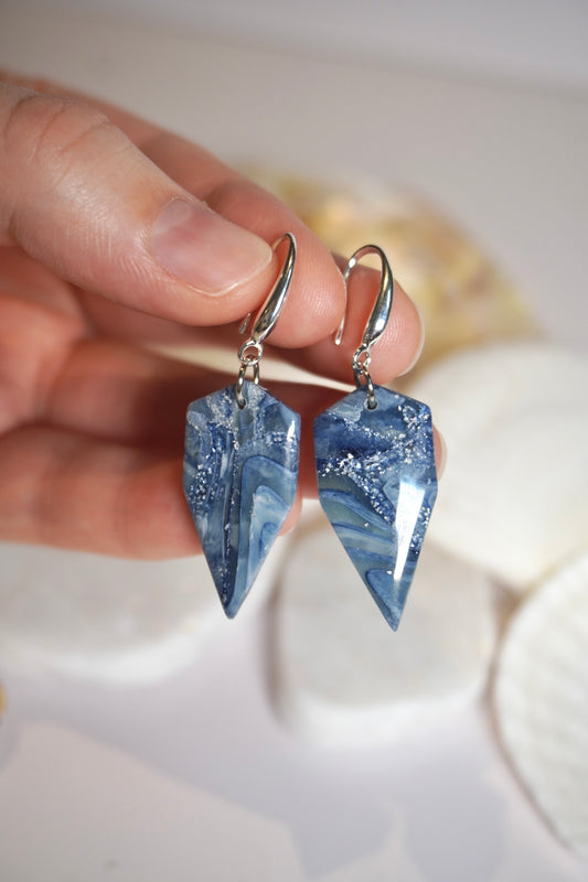 Blue and Silver Twist dagger
