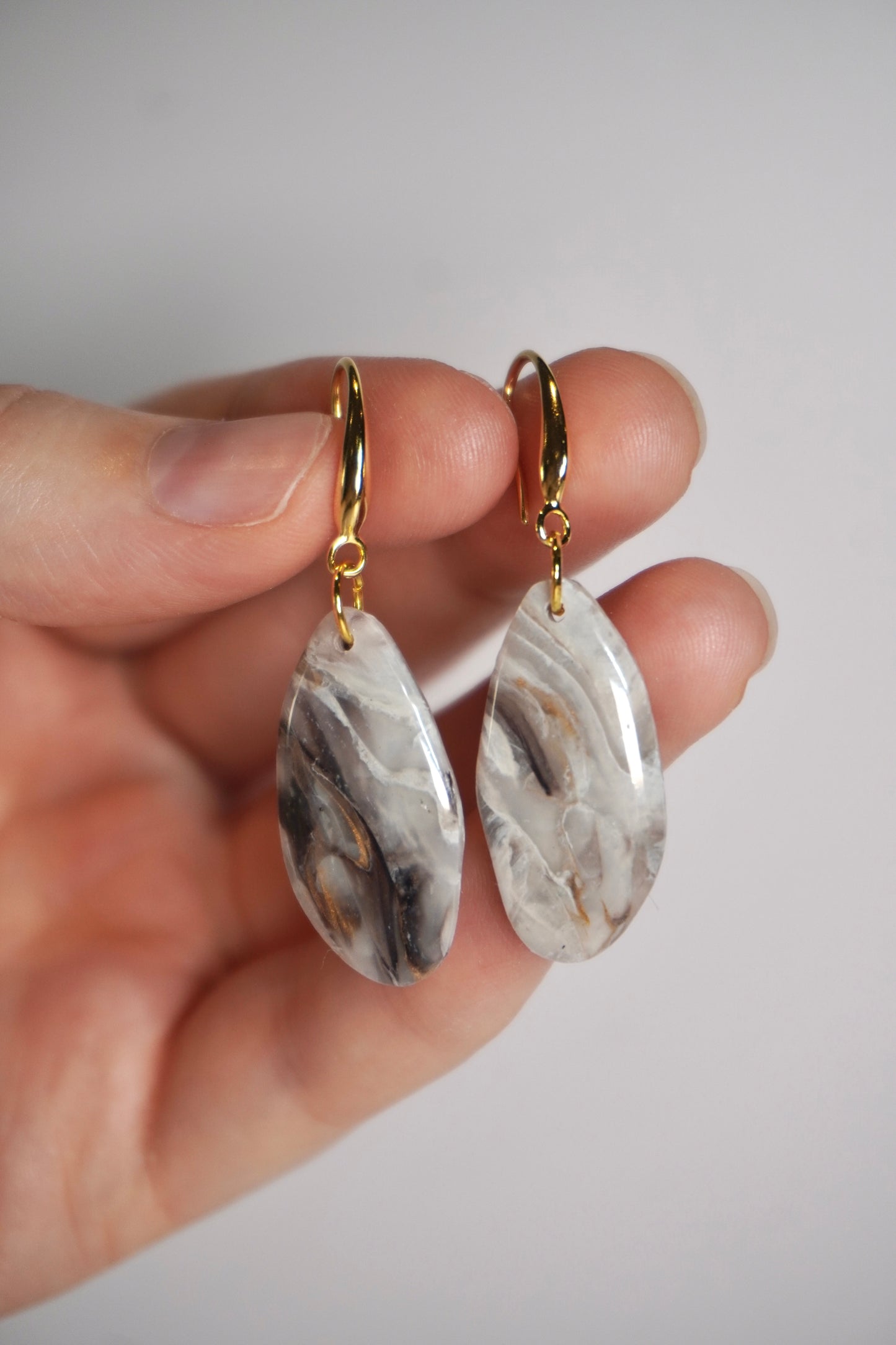 Neutral Stone organic drop